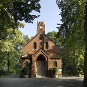 Friedhof Zum heiligen Kreuz - Außen