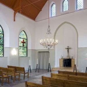 Friedhof Zum heiligen Kreuz - Innen